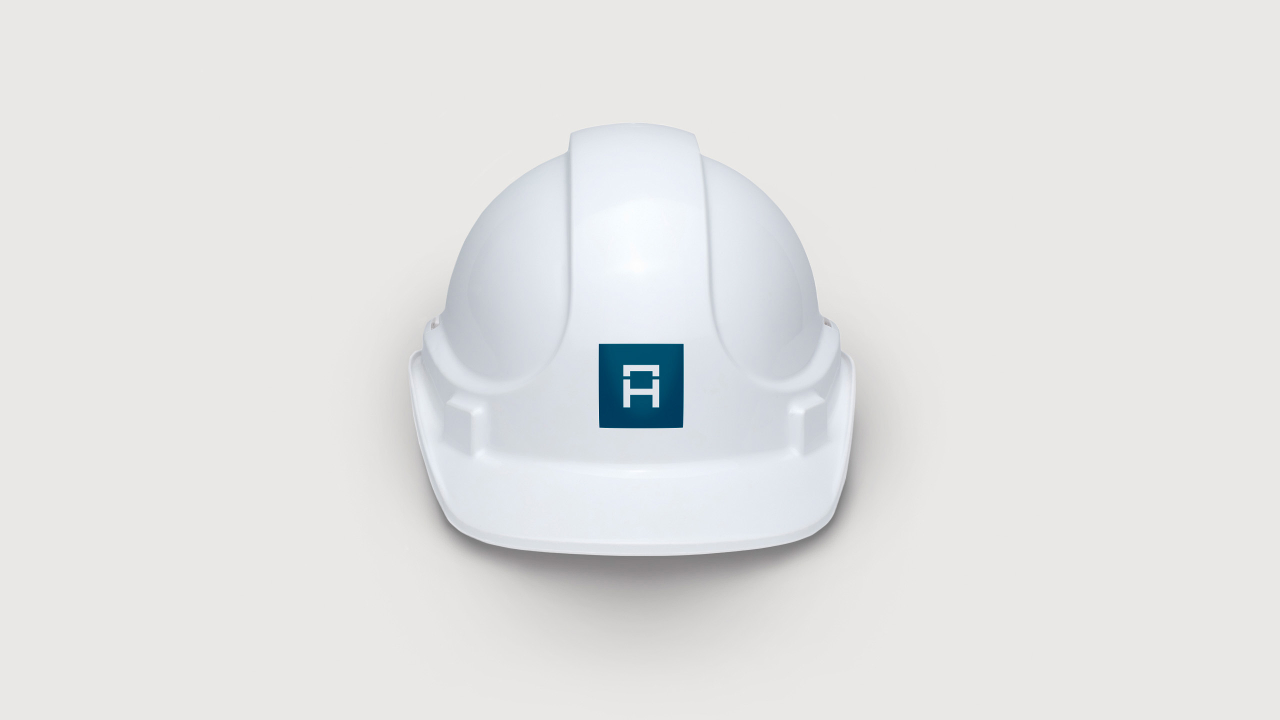 Archer Hobline helmet with brand logo
